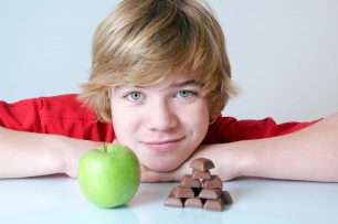 Jugendlicher Karies Zucker gesund Ernährung